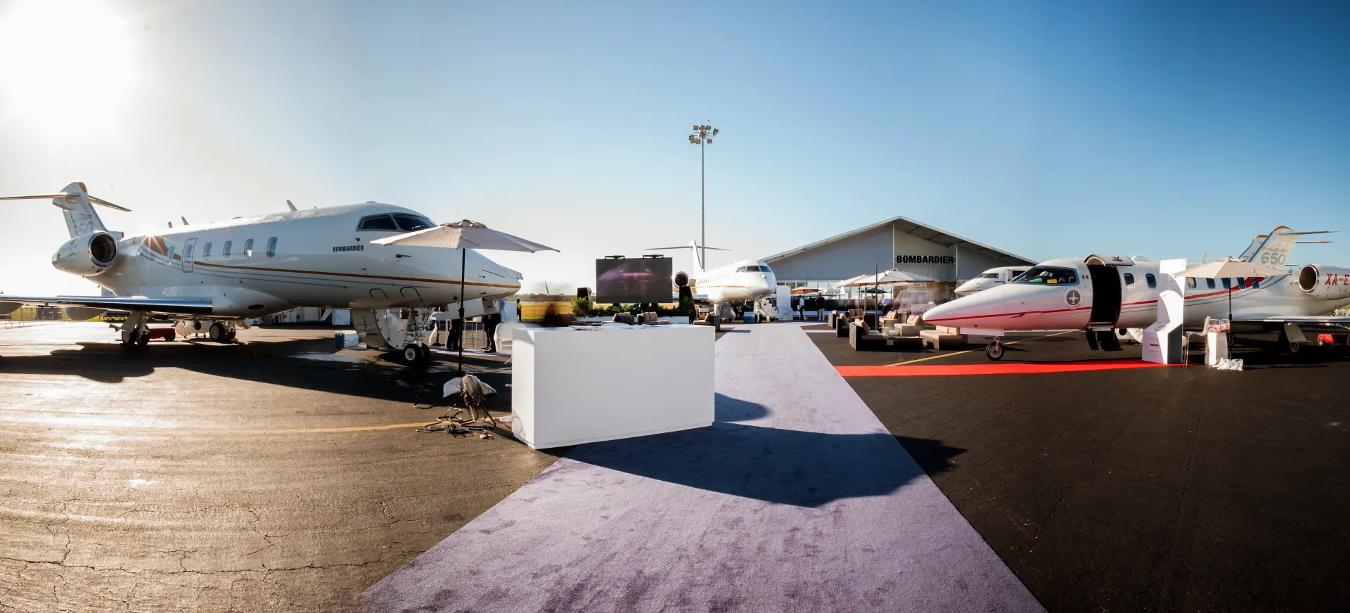 Static aircraft panorama image