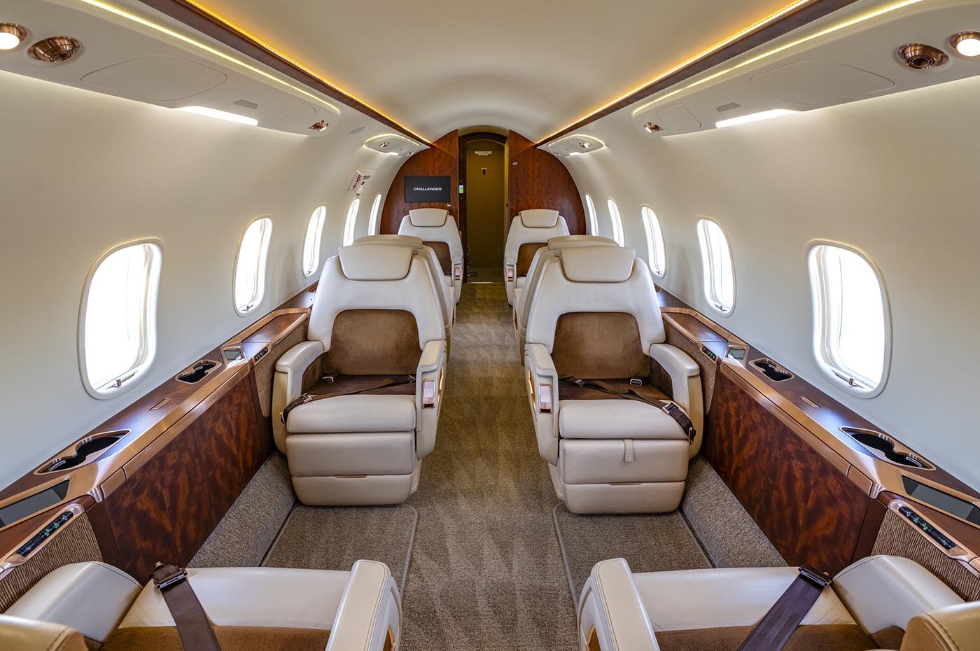 Challenger 350 S/N 20594 Cabin 1