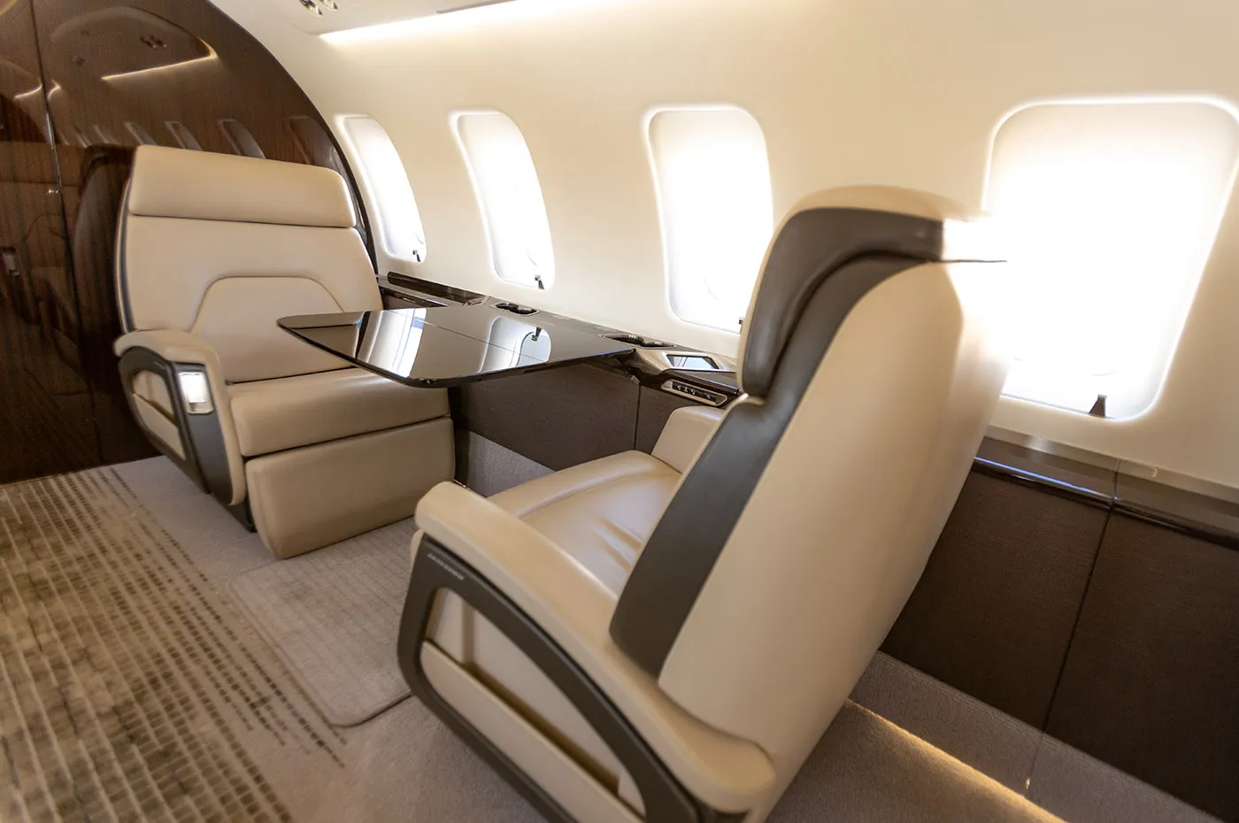 Challenger 650 6108 Cabin 3