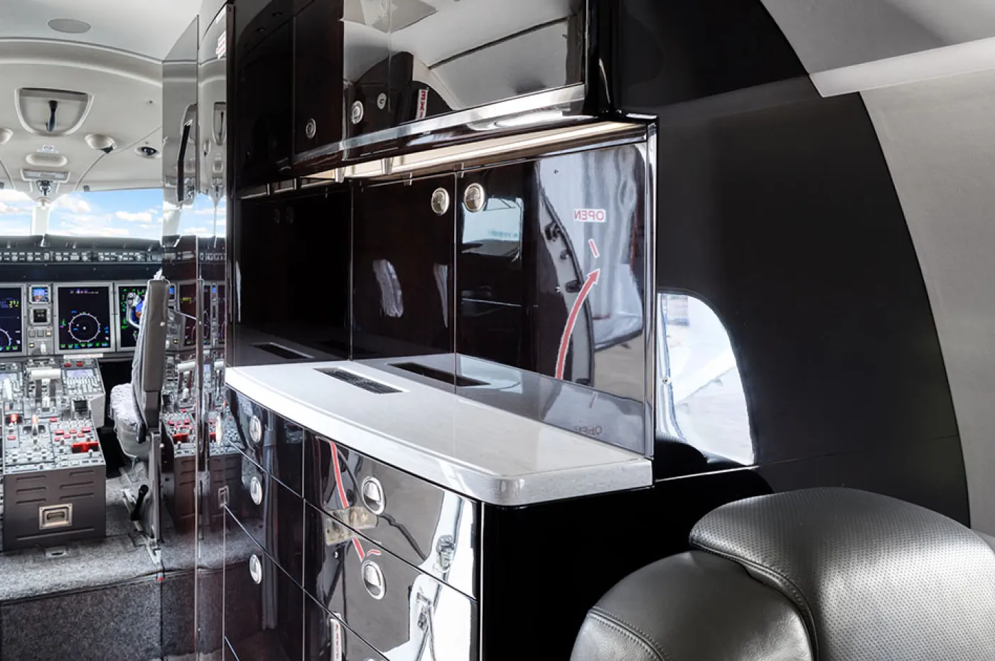 Challenger 300 20039  Galley