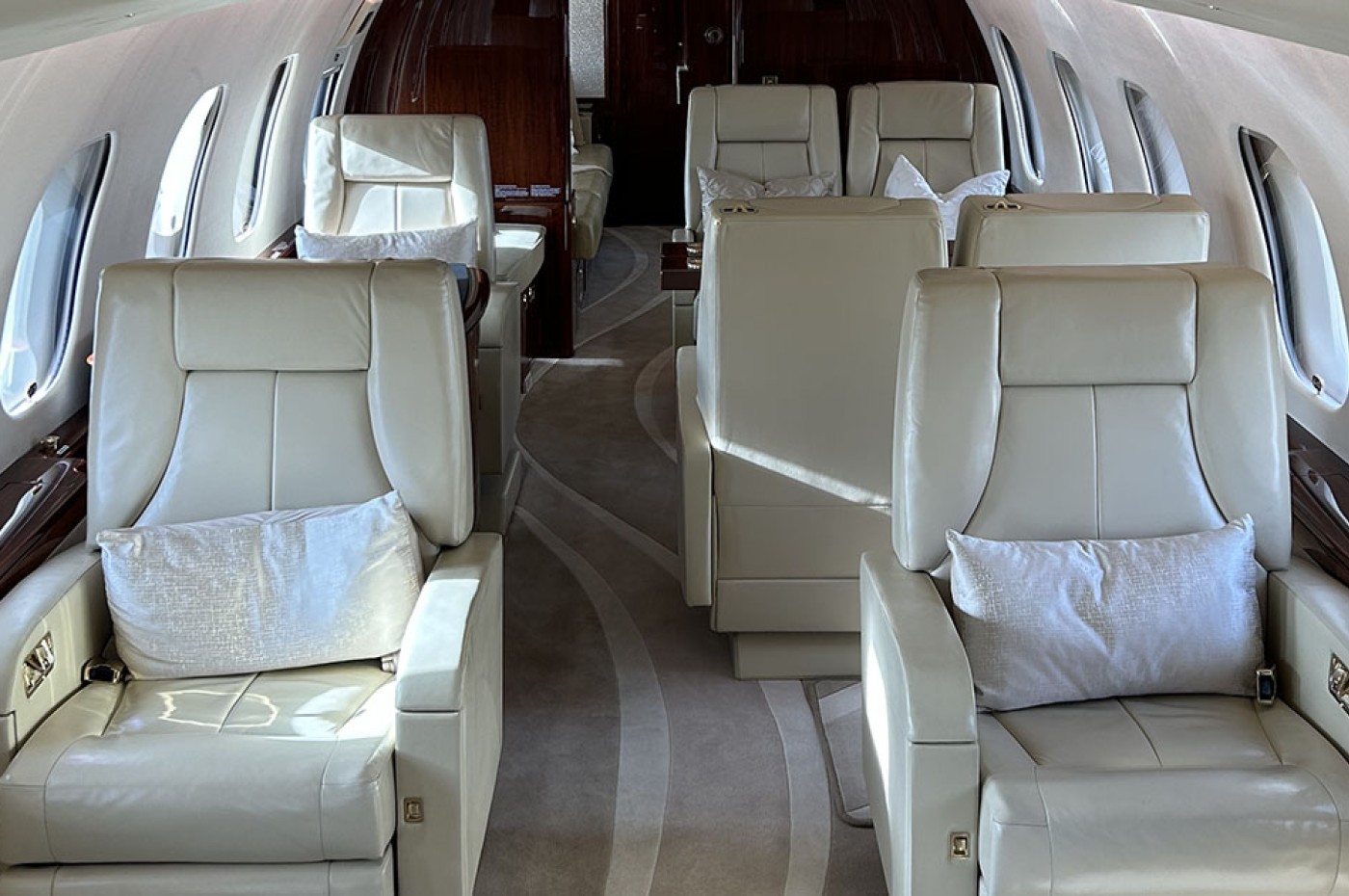 Global 6000 9692 Interior 2