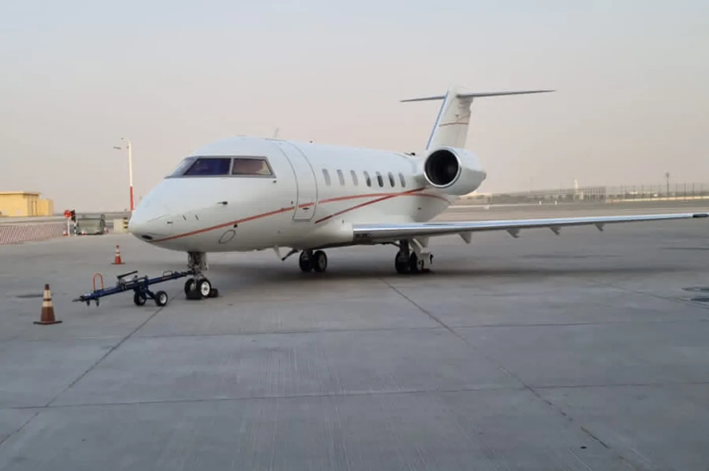 Challenger 650 S/N 6118 Exterior 2
