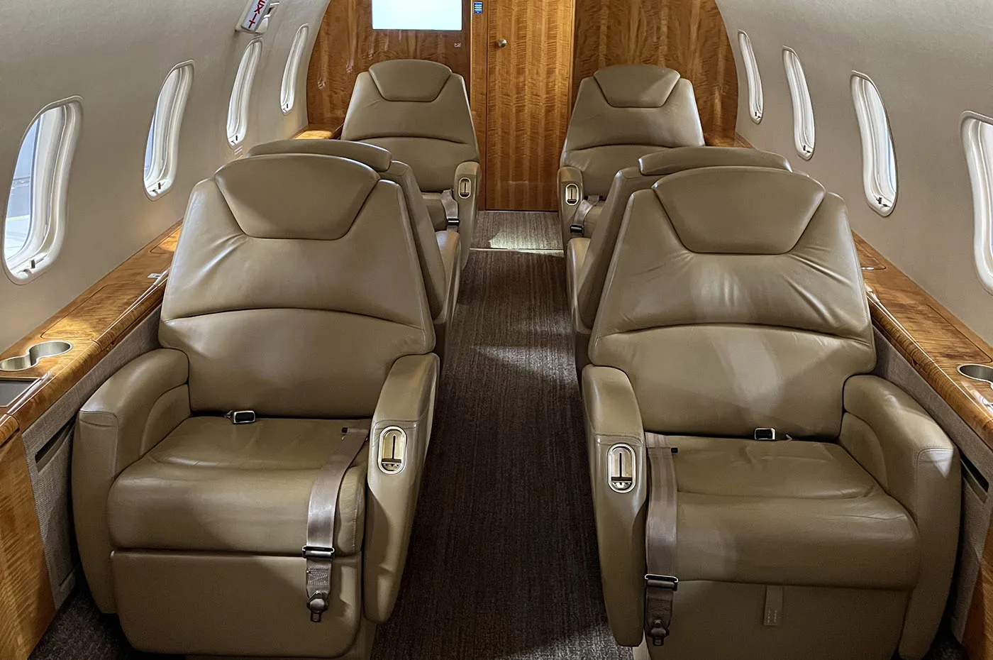 Challenger 300 20158 Cabin 2