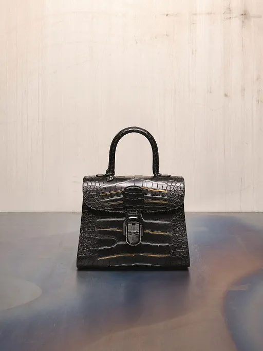 Sac Brillant Arc-en-ciel en peau d’alligator or antique et argent. 
